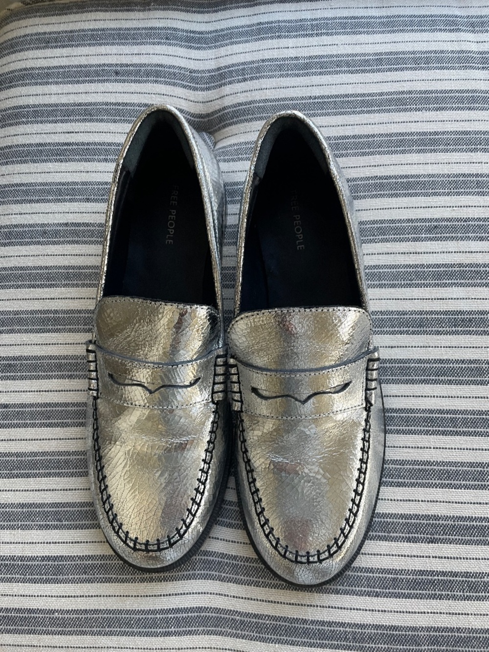 Free People Platinum Metallic leather loafers size 8